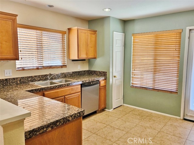 Detail Gallery Image 8 of 40 For 5170 Split Rock Ave, Twentynine Palms,  CA 92277 - 3 Beds | 2 Baths