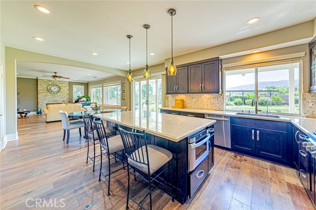 Detail Gallery Image 9 of 42 For 3511 Christopher Ln, Corona,  CA 92881 - 5 Beds | 4 Baths