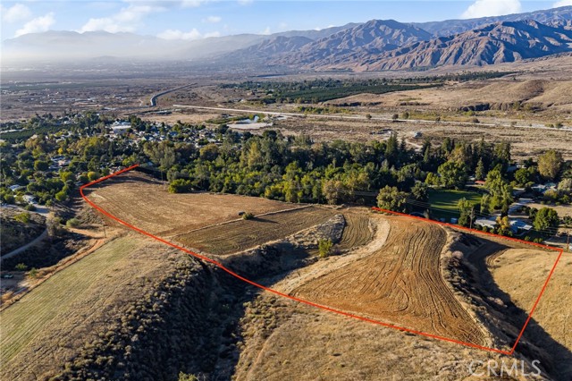 Detail Gallery Image 3 of 41 For 2700 Mill Creek Rd, Mentone,  CA 92359 - 5 Beds | 4 Baths