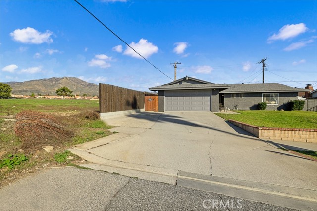 7511 Buckeye Street, Highland CA: https://media.crmls.org/medias/694503b0-e39c-4985-8221-72ace8c5c932.jpg