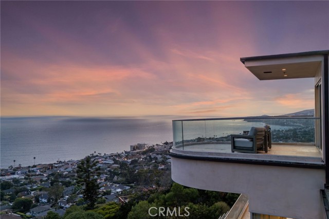900 Gainsborough Drive, Laguna Beach CA: https://media.crmls.org/medias/6945184f-6382-4e18-a053-c62ea09ba21a.jpg