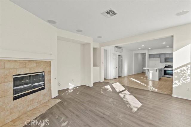 Detail Gallery Image 25 of 43 For 19914 via Joyce Dr, Saugus,  CA 91350 - 3 Beds | 2 Baths