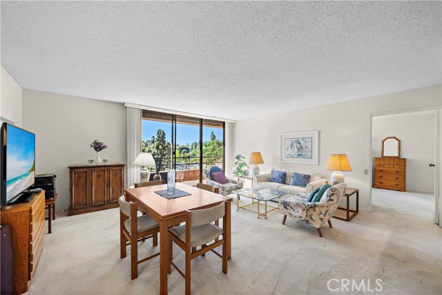 Detail Gallery Image 7 of 27 For 24055 Paseo Del Lago #306,  Laguna Woods,  CA 92637 - 2 Beds | 2 Baths