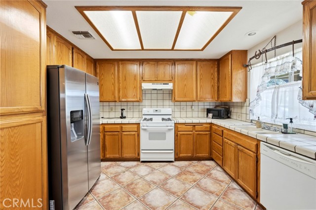 Detail Gallery Image 12 of 42 For 7321 Birch Ave, Rosamond,  CA 93560 - 4 Beds | 3 Baths