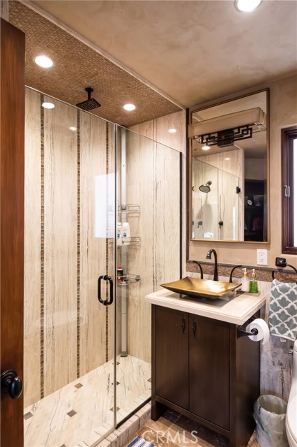 Detail Gallery Image 16 of 19 For 221 30th St, Manhattan Beach,  CA 90266 - 4 Beds | 4/1 Baths