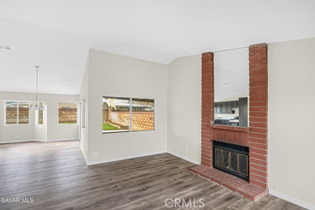 Detail Gallery Image 3 of 41 For 3538 Apollo, Palmdale,  CA 93550 - 4 Beds | 2 Baths