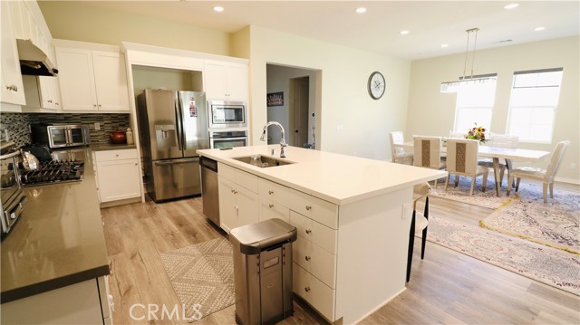 27506 Aster Way, Saugus CA: https://media.crmls.org/medias/69475e1d-0d46-4cee-b5b1-e0efa780555d.jpg