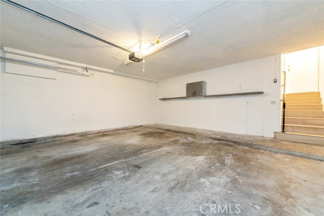 2038 S Bon View Avenue, Ontario CA: https://media.crmls.org/medias/6947697d-c3e2-4b75-9ed9-3e5eaf7eb9e6.jpg
