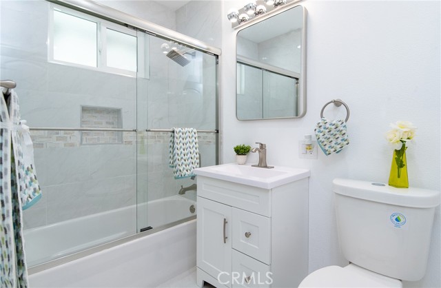 10523 Memphis Avenue, Whittier CA: https://media.crmls.org/medias/6947a43f-1ad7-43ca-a444-c5b86aeb21f4.jpg