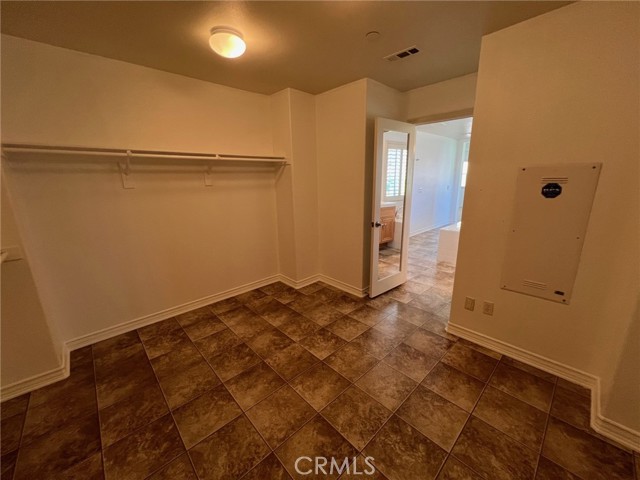 15688 Portenza Drive, Fontana CA: https://media.crmls.org/medias/6947cc71-06d1-4379-b243-53f35665cd6d.jpg