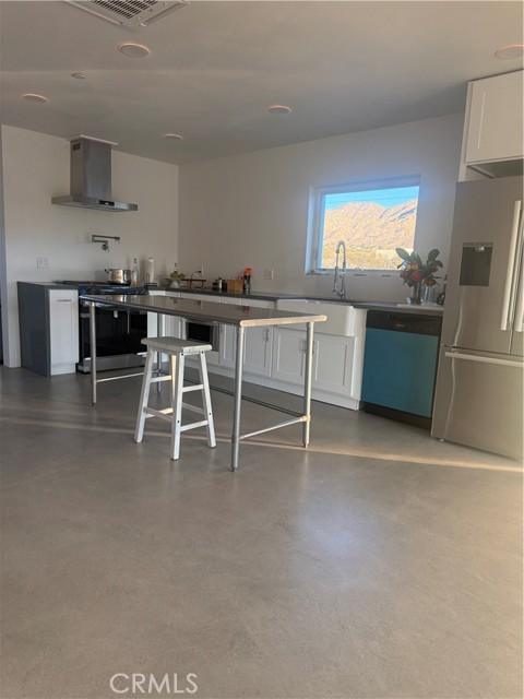 Detail Gallery Image 5 of 41 For 9640 Lanning Ln, Morongo Valley,  CA 92256 - 2 Beds | 2/1 Baths