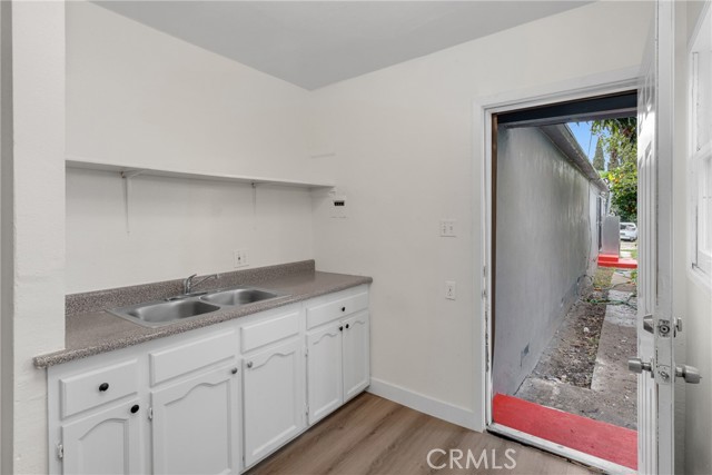 Detail Gallery Image 17 of 24 For 3322 W 63rd St, Los Angeles,  CA 90043 - – Beds | – Baths