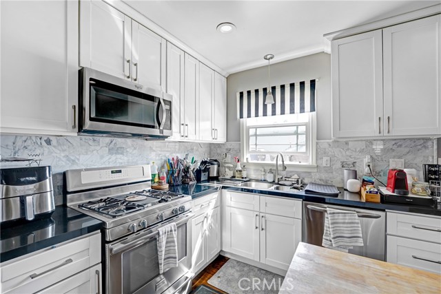 Detail Gallery Image 10 of 18 For 1982 Corson, Pasadena,  CA 91107 - 2 Beds | 1 Baths