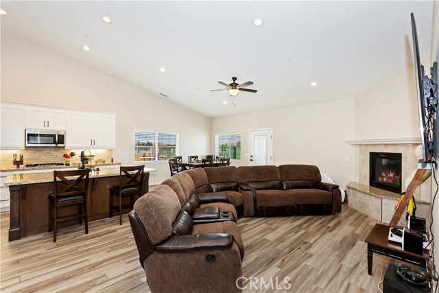 Detail Gallery Image 10 of 29 For 14027 Driftwood Dr, Victorville,  CA 92395 - 4 Beds | 2 Baths