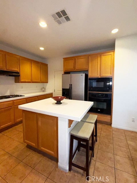 Detail Gallery Image 2 of 12 For 130 Boston, Beaumont,  CA 92223 - 5 Beds | 3 Baths