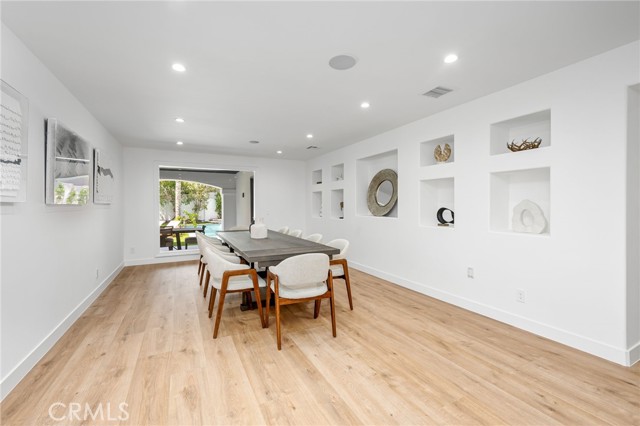 14257 Chandler Boulevard photo 21