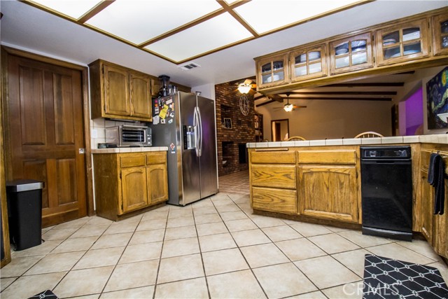 Detail Gallery Image 9 of 29 For 17420 Aspen St, Hesperia,  CA 92345 - 4 Beds | 2/1 Baths