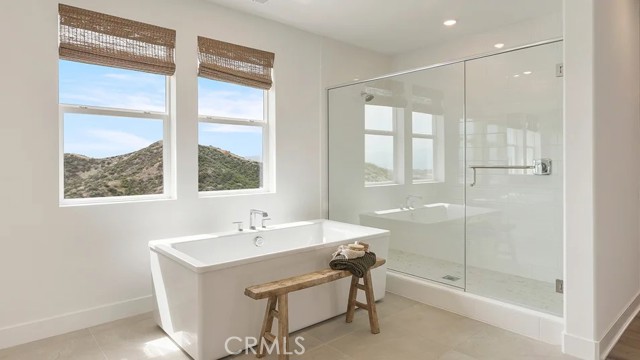 Detail Gallery Image 17 of 41 For 24339 Calle La Roca, Valencia,  CA 91354 - 4 Beds | 4/1 Baths