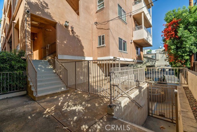 Detail Gallery Image 52 of 61 For 11504 Moorpark St #103,  Studio City,  CA 91602 - 3 Beds | 2/1 Baths