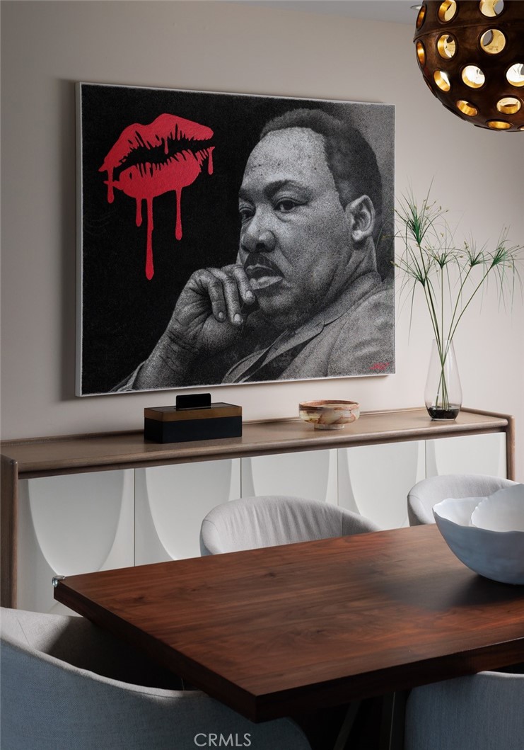 https://media.crmls.org/medias/694e4d19-f6fe-47b5-b4ed-14078f21c717.jpg?preset=X-Large