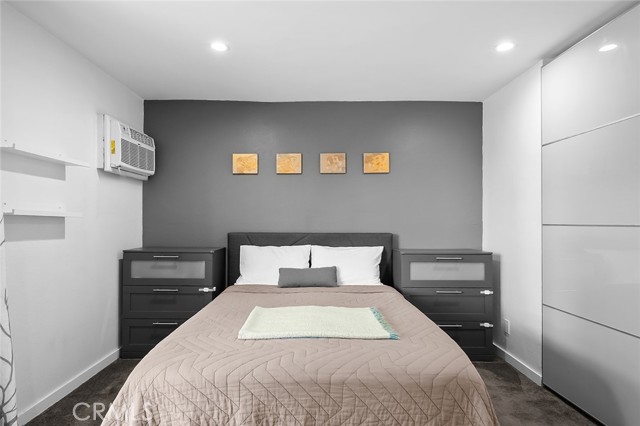 1222 N Olive Dr, West Hollywood CA: https://media.crmls.org/medias/694f4ac6-043b-4ea9-be60-b844e636a71f.jpg