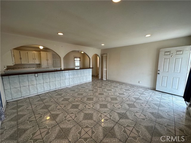 3328 East Clinton Street photo 6