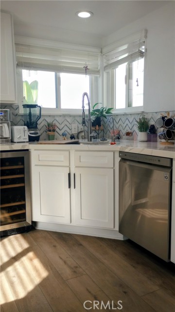 Detail Gallery Image 11 of 37 For 16276 Pacific Cir, Huntington Beach,  CA 92649 - 3 Beds | 5/1 Baths