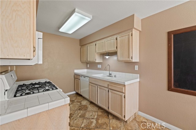 43413 30th W Street, Lancaster CA: https://media.crmls.org/medias/6950562d-f933-42f6-8057-f5e84f7aeab0.jpg