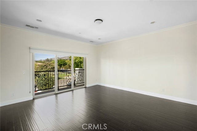 Detail Gallery Image 16 of 29 For 750 E Orange Grove Ave, Burbank,  CA 91501 - 3 Beds | 3 Baths