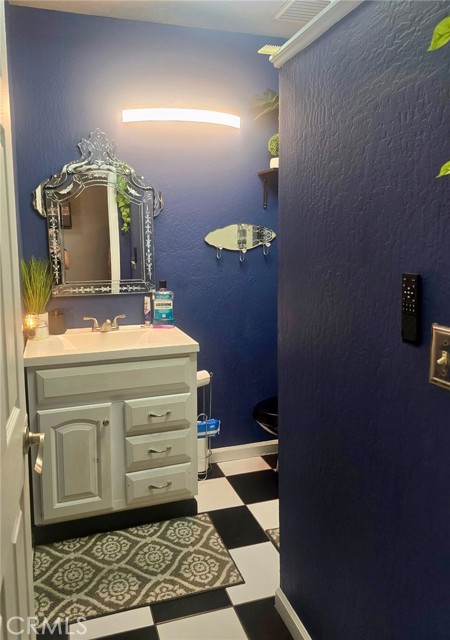 48833 Rock Point Road, Oakhurst CA: https://media.crmls.org/medias/69518060-1707-4f39-a246-fd7024c109bd.jpg