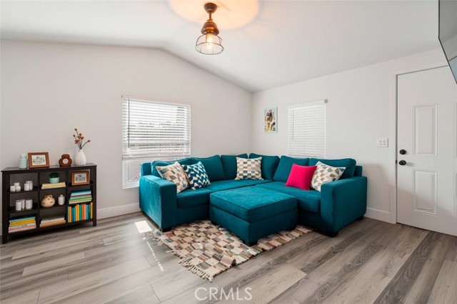 Detail Gallery Image 13 of 21 For 501 Willow Dr, Santa Ana,  CA 92703 - 2 Beds | 1 Baths