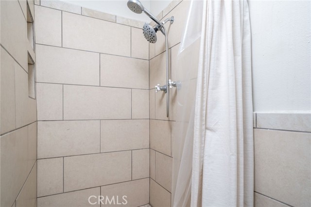 Image 21 of 45 For 40448 Marsha Court