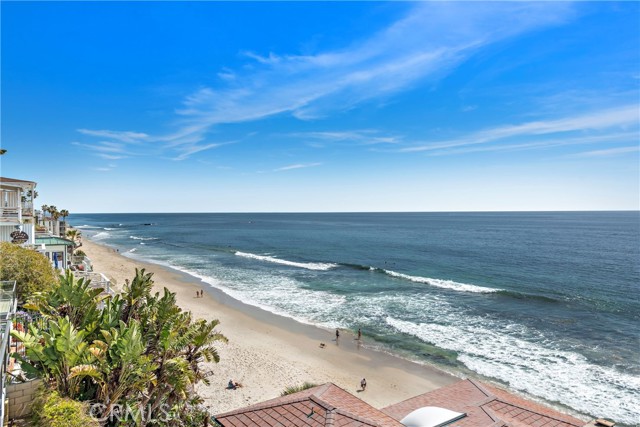 Detail Gallery Image 8 of 13 For 729 Gaviota Dr #2,  Laguna Beach,  CA 92651 - 1 Beds | 1 Baths