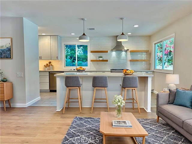 Detail Gallery Image 8 of 48 For 7063 Middlesbury Ridge Cir, West Hills,  CA 91307 - 3 Beds | 2/1 Baths