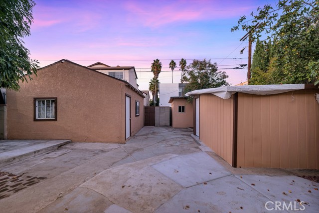 Detail Gallery Image 15 of 15 For 14937 Friar, Van Nuys,  CA 91411 - 5 Beds | 3 Baths