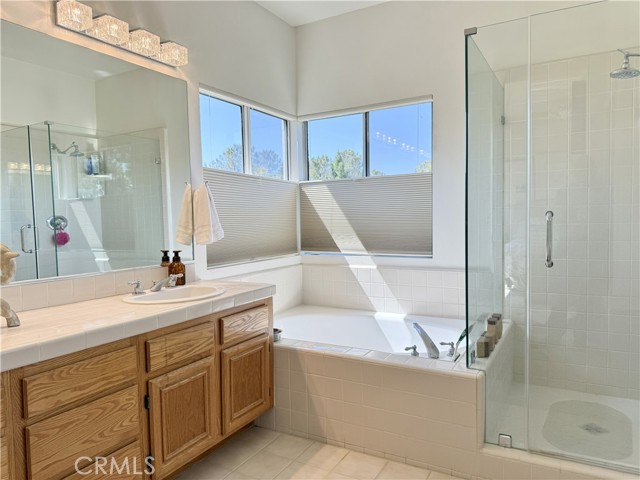 48 Hawksmoor, Aliso Viejo CA: https://media.crmls.org/medias/6953e81f-24d1-45e5-8b99-2f86498437b6.jpg