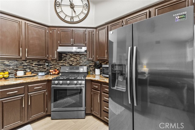 Detail Gallery Image 22 of 47 For 32009 Bourges, Lake Elsinore,  CA 92530 - 3 Beds | 2 Baths