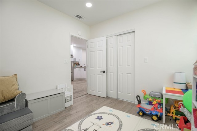 343 Concord Street, Glendale CA: https://media.crmls.org/medias/6954e09c-d6af-49a5-af16-3ae38ad92220.jpg