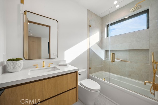 4453 Gentry Avenue, Studio City CA: https://media.crmls.org/medias/69566705-9762-4dfd-a51c-3056da61c9fc.jpg