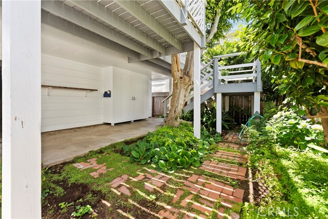 604 Marguerite Avenue, Corona del Mar CA: https://media.crmls.org/medias/69568220-d762-4d42-8dff-939f249e403a.jpg