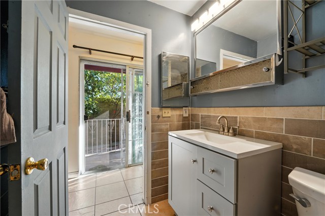 2718 E 7th Street, Los Angeles CA: https://media.crmls.org/medias/6957d0d1-1eee-428f-a22a-ca2b8b648fd1.jpg
