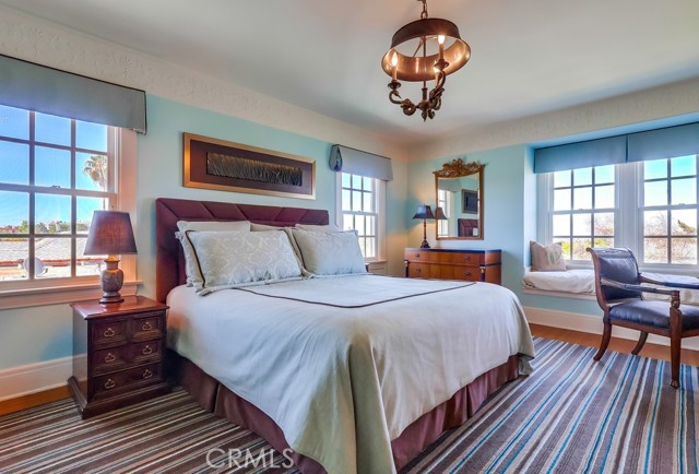 1239 S Patton Avenue, San Pedro CA: https://media.crmls.org/medias/6959ab17-00a4-4a52-972f-7c207c8851ad.jpg
