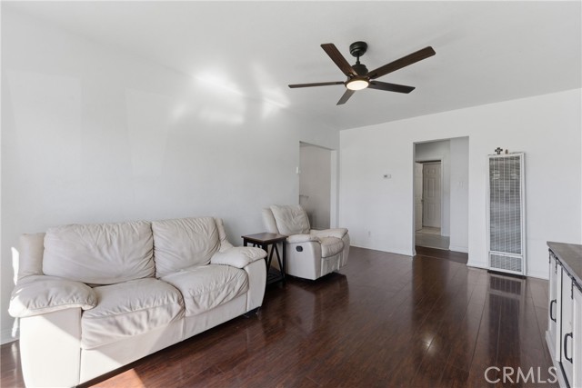 Detail Gallery Image 6 of 27 For 1701 W 136th, Compton,  CA 90222 - 3 Beds | 1 Baths