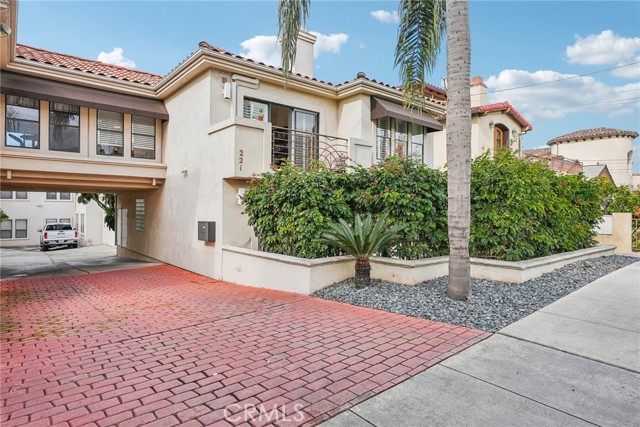 Detail Gallery Image 2 of 46 For 221 S Francisca Ave Unit a,  Redondo Beach,  CA 90277 - 3 Beds | 2/1 Baths
