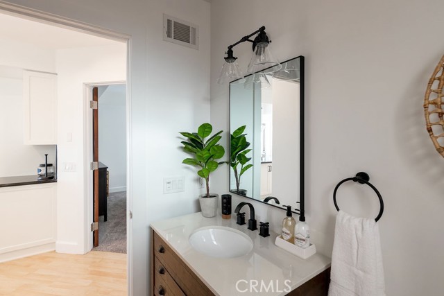 Detail Gallery Image 34 of 42 For 223 Seaview St, Manhattan Beach,  CA 90266 - 3 Beds | 3/1 Baths