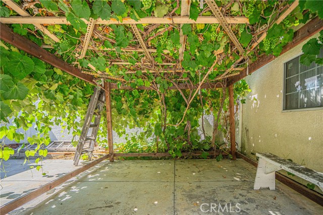 1146 Irolo Street, Los Angeles, California 90006, 3 Bedrooms Bedrooms, ,1 BathroomBathrooms,Single Family Residence,For Sale,Irolo,SB24148200