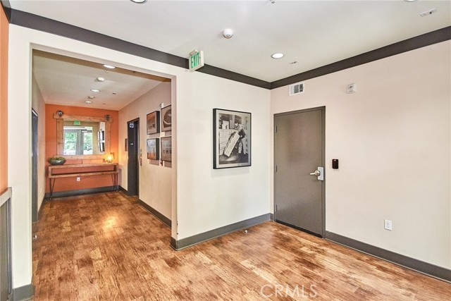 401 S Anaheim Boulevard, Anaheim CA: https://media.crmls.org/medias/695af98f-a79b-4f4f-a269-c01738641f6d.jpg