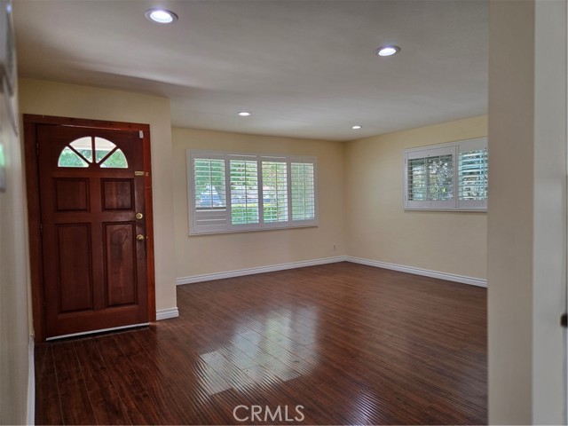 Detail Gallery Image 2 of 44 For 23395 Schoolcraft St, West Hills,  CA 91307 - 8 Beds | 5 Baths