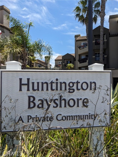 420 Lake Street, Huntington Beach CA: https://media.crmls.org/medias/695c3d22-b295-4485-8efb-1dd25822099c.jpg