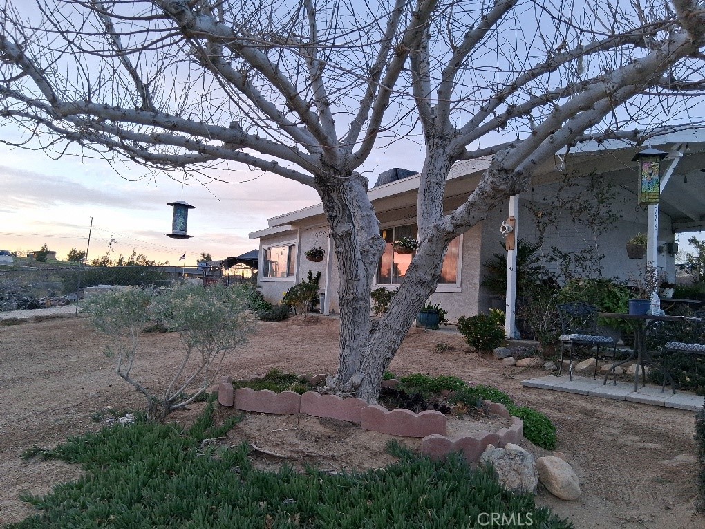 https://media.crmls.org/medias/695c4381-151d-435e-aee7-76140dc401ff.jpg?preset=X-Large